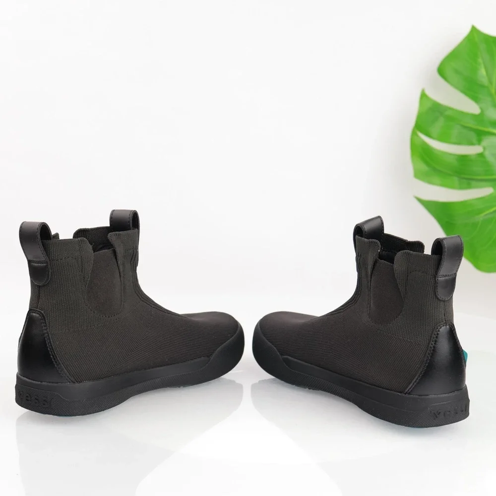 Vessi Womens Weekend Chelsea Sneaker Boots Size 7 Waterproof Black Shoe Booties